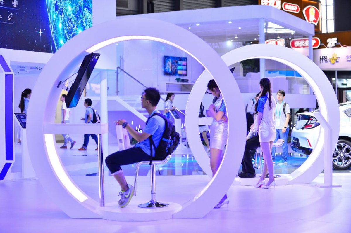 ces-asia-2017-show-floor-1